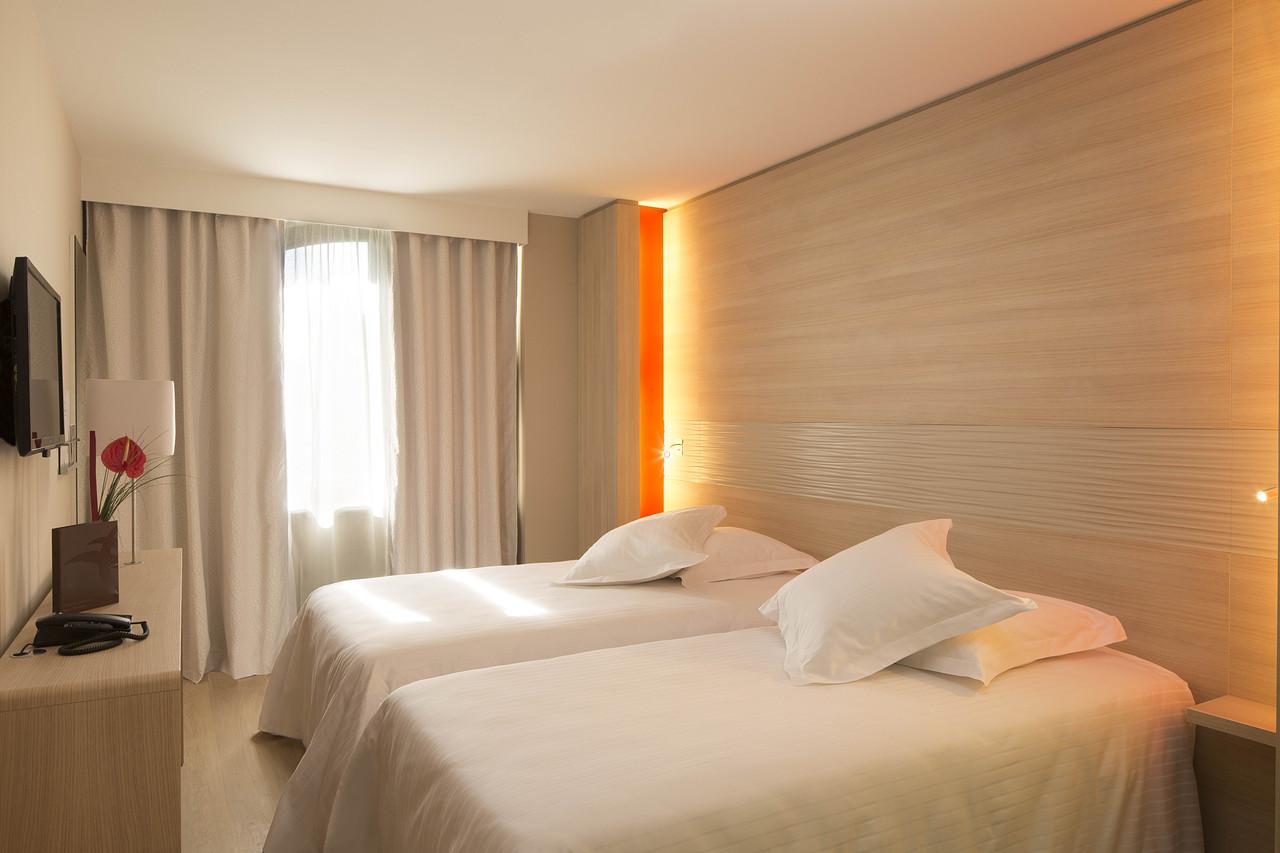 Hotel & Spa Oceania L'Univers Tours Exterior photo