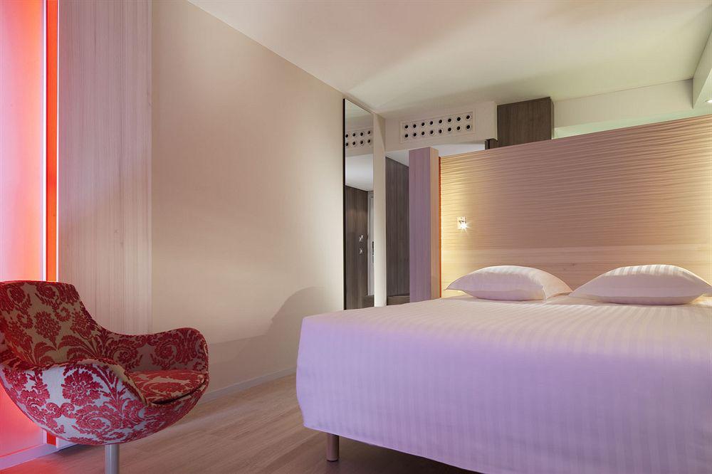 Hotel & Spa Oceania L'Univers Tours Exterior photo